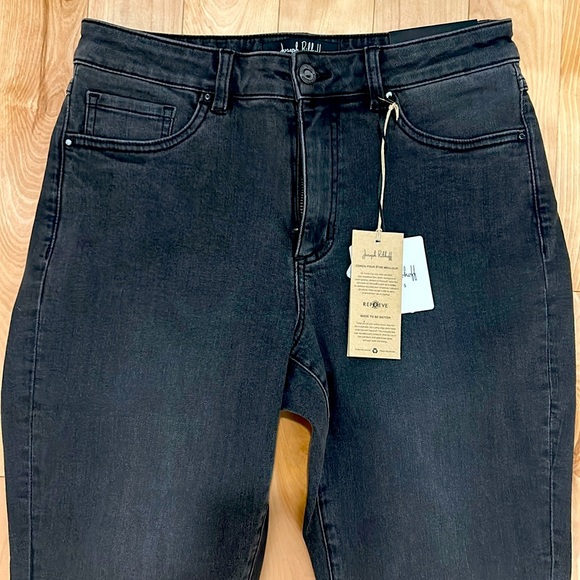 Brand new Joseph Ribkoff jeans size 10 - Picture 2 of 5